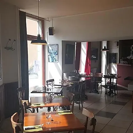Otel Au Pigeon Blanc Andouillé