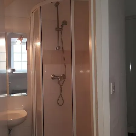 Au Pigeon Blanc فندق